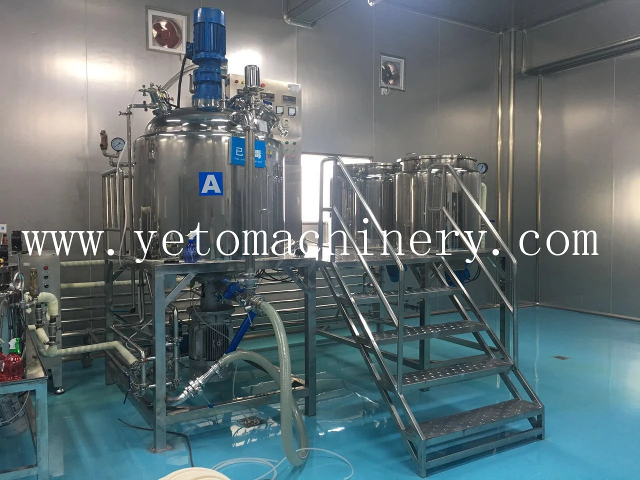 Vcuum Homogenizer Mixer Machine In Nieuwe Kosmetische Fabriek 2